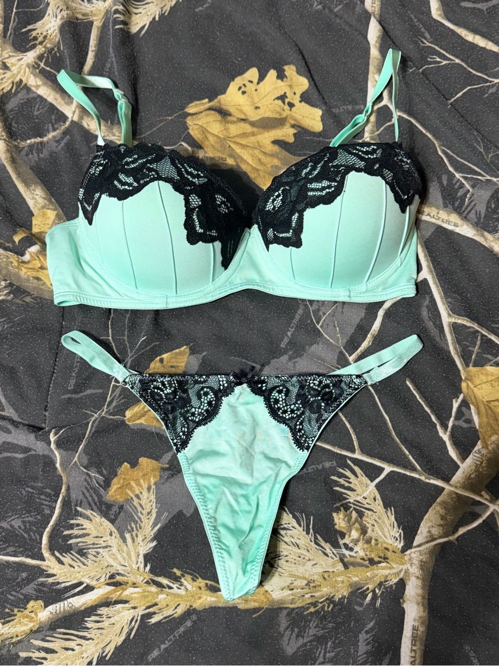 Mint Lace-Trim Push-Up Bra & Thong Set - Mint/Black